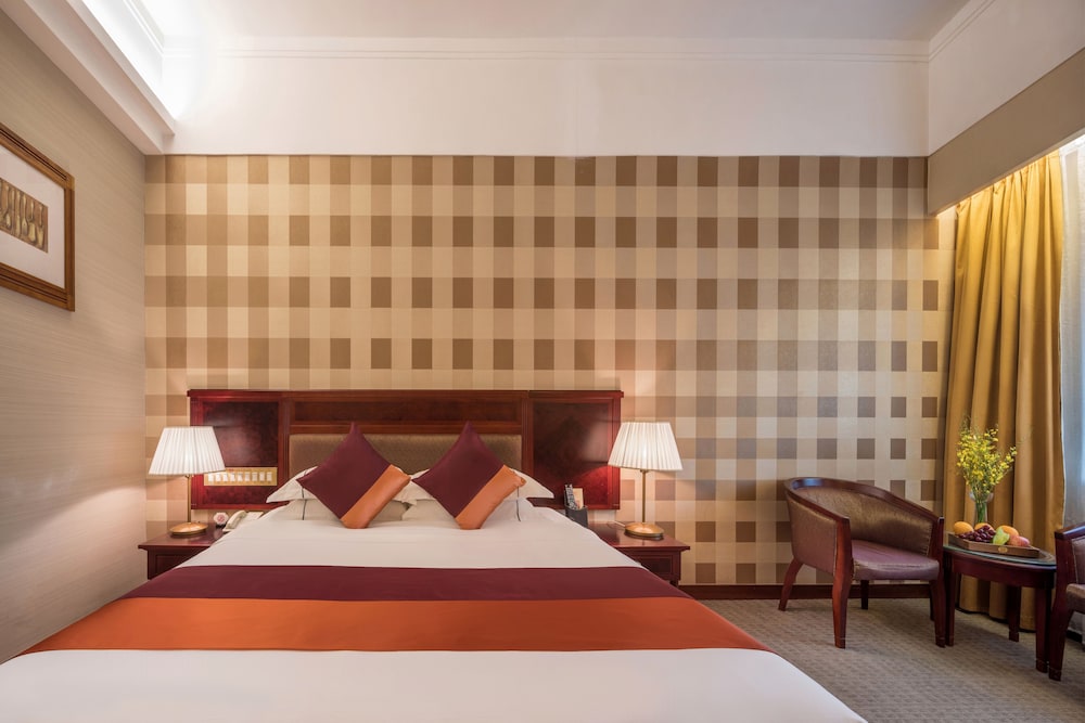 DELUXE DOUBLE ROOM