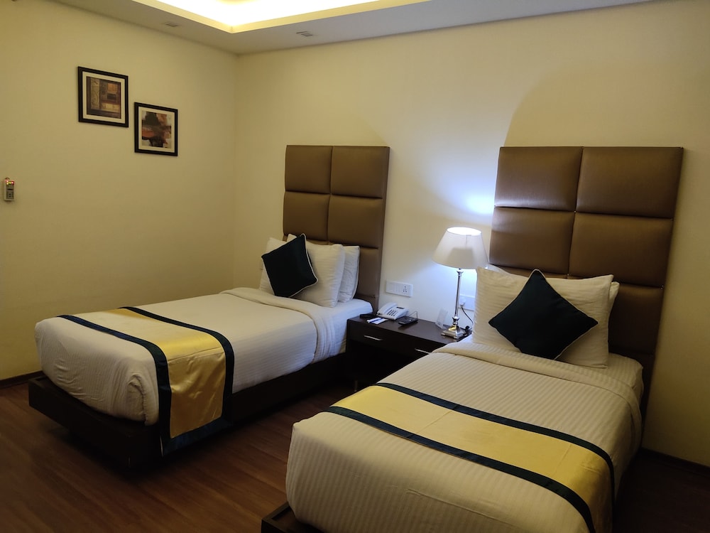 Days Hotel by Wyndham Jalandhar Jyoti Chowk 8/37