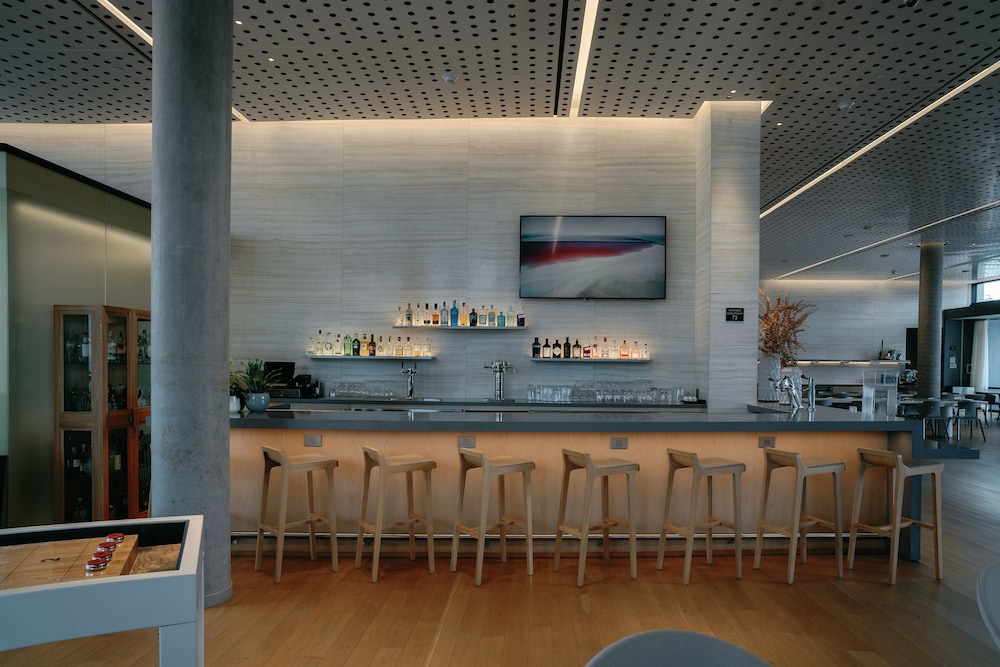 AC Hotel by Marriott Sunnyvale Moffett Park 30/48