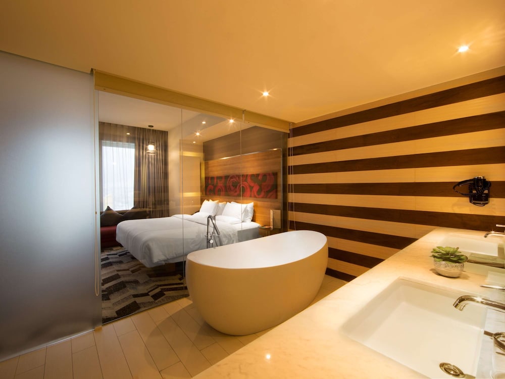NOVOTEL PEKANBARU 67/67