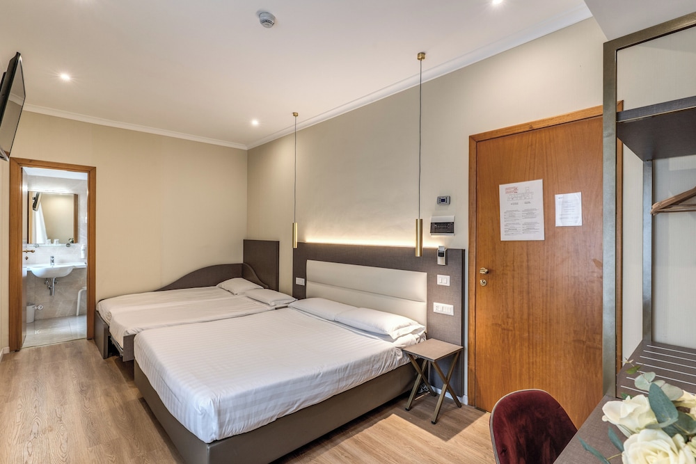 Flower Garden Hotel 13/47