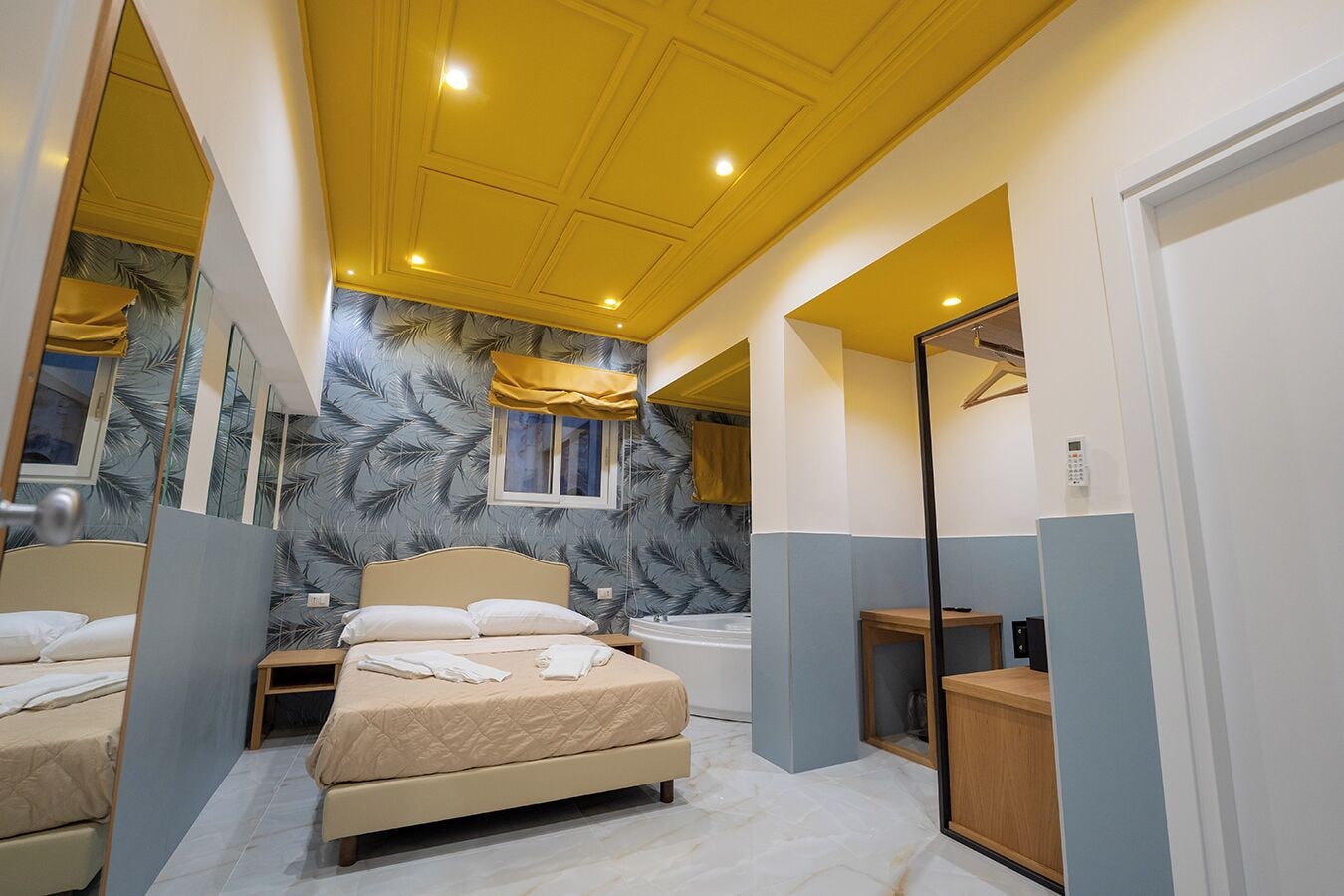 Victorian, Exclusive, Studio, Suite, Double Bed, Hot Tub, Annex