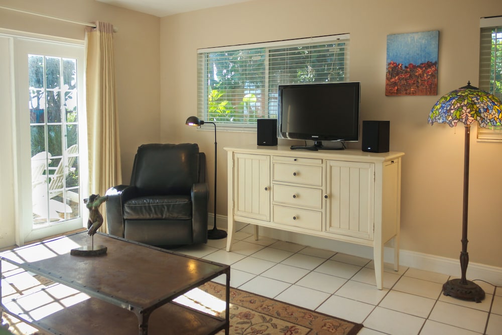 Beach Place Guesthouses 63/74