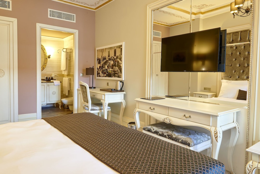 L'agora Old Town Hotel & Bazaar 20/35