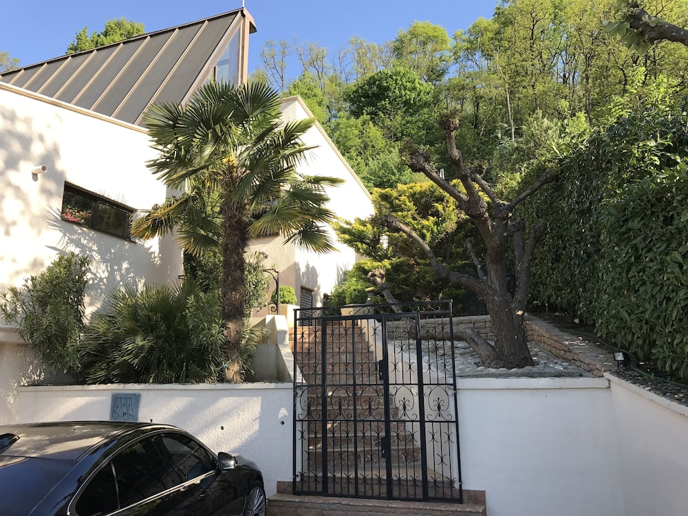 La Villa du Rhone 40/50