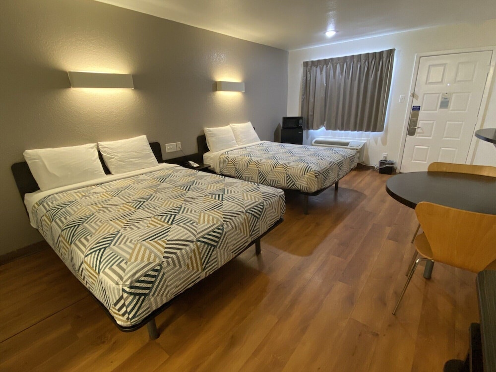 Motel6 Bryan, TX - College Station 50/67