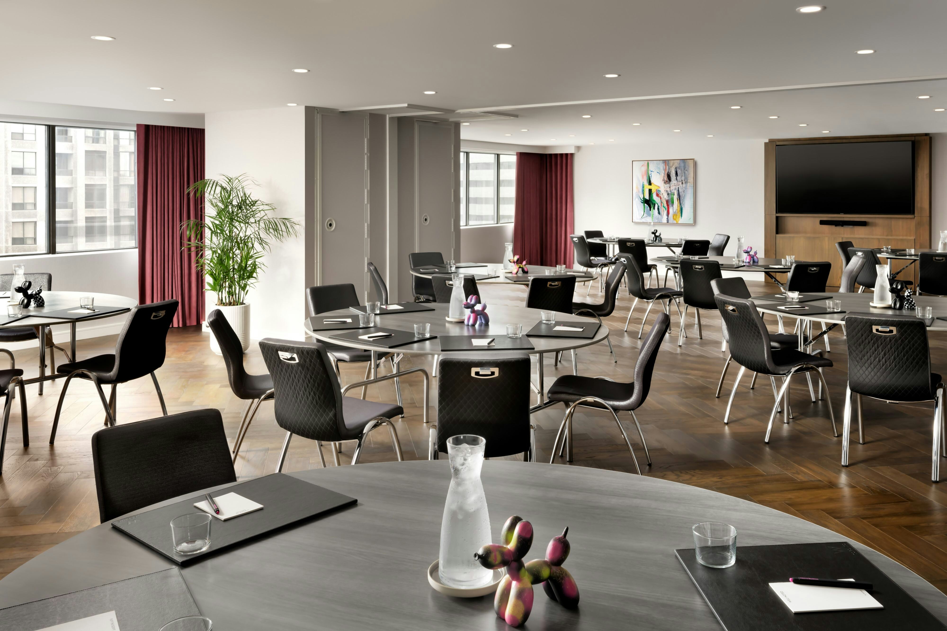 W Toronto (ex Toronto Marriott Bloor Yorkville) 17/18