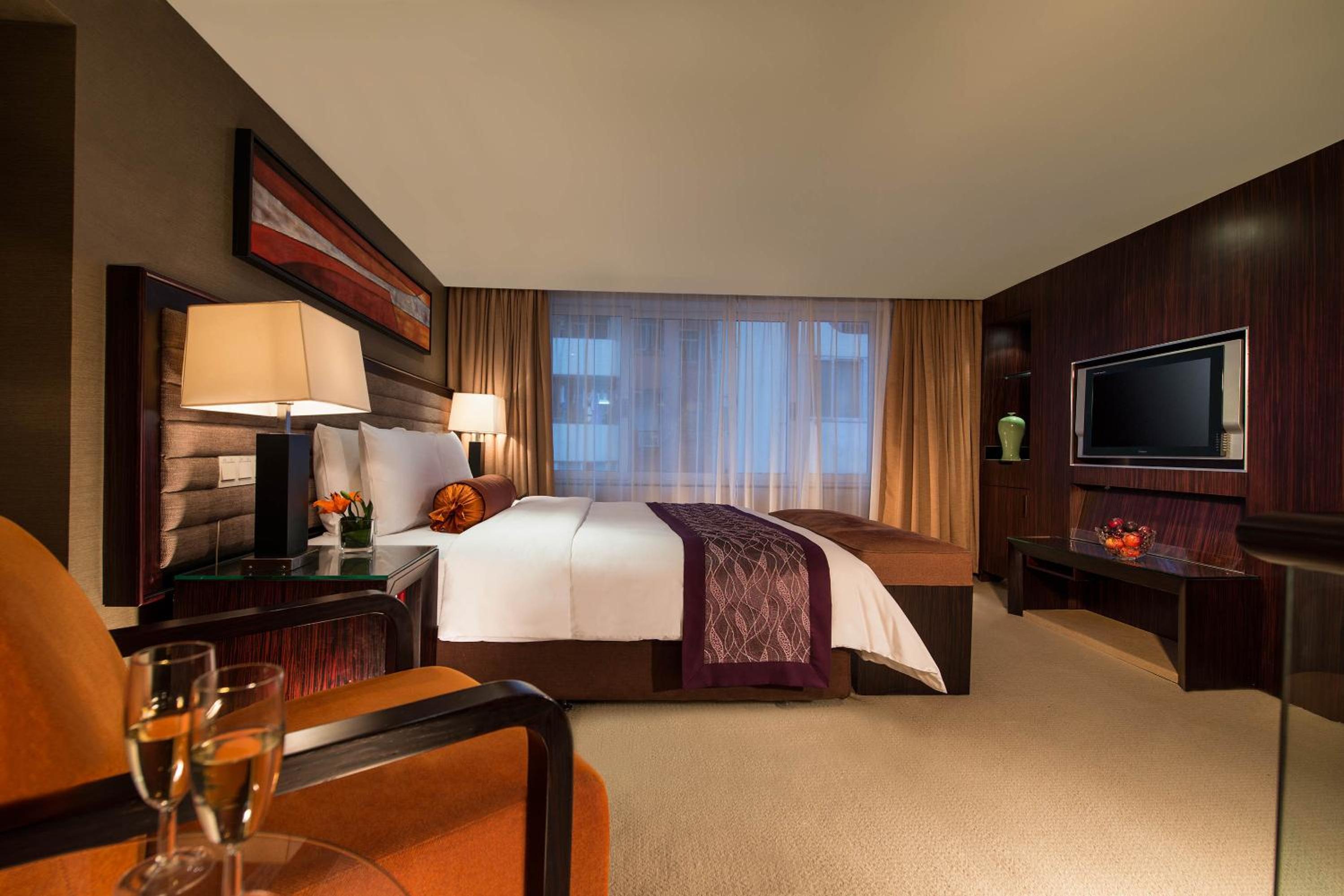 Duplex, Executive, Suite