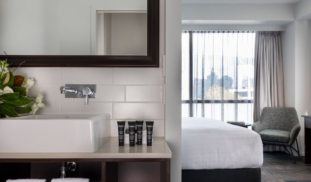 Rydges Auckland 63/82