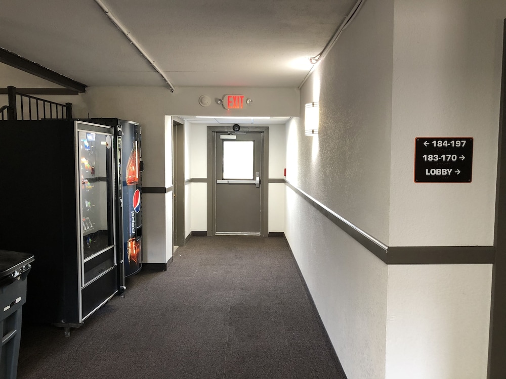Studio6 Indianapolis, IN 59/61