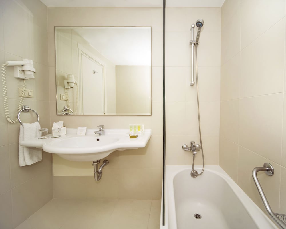 AlQasr Metropole Hotel 3/67
