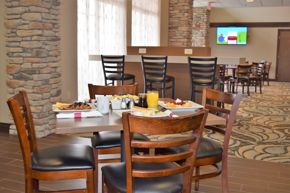 Wyndham Garden Madison Fitchburg 53/69