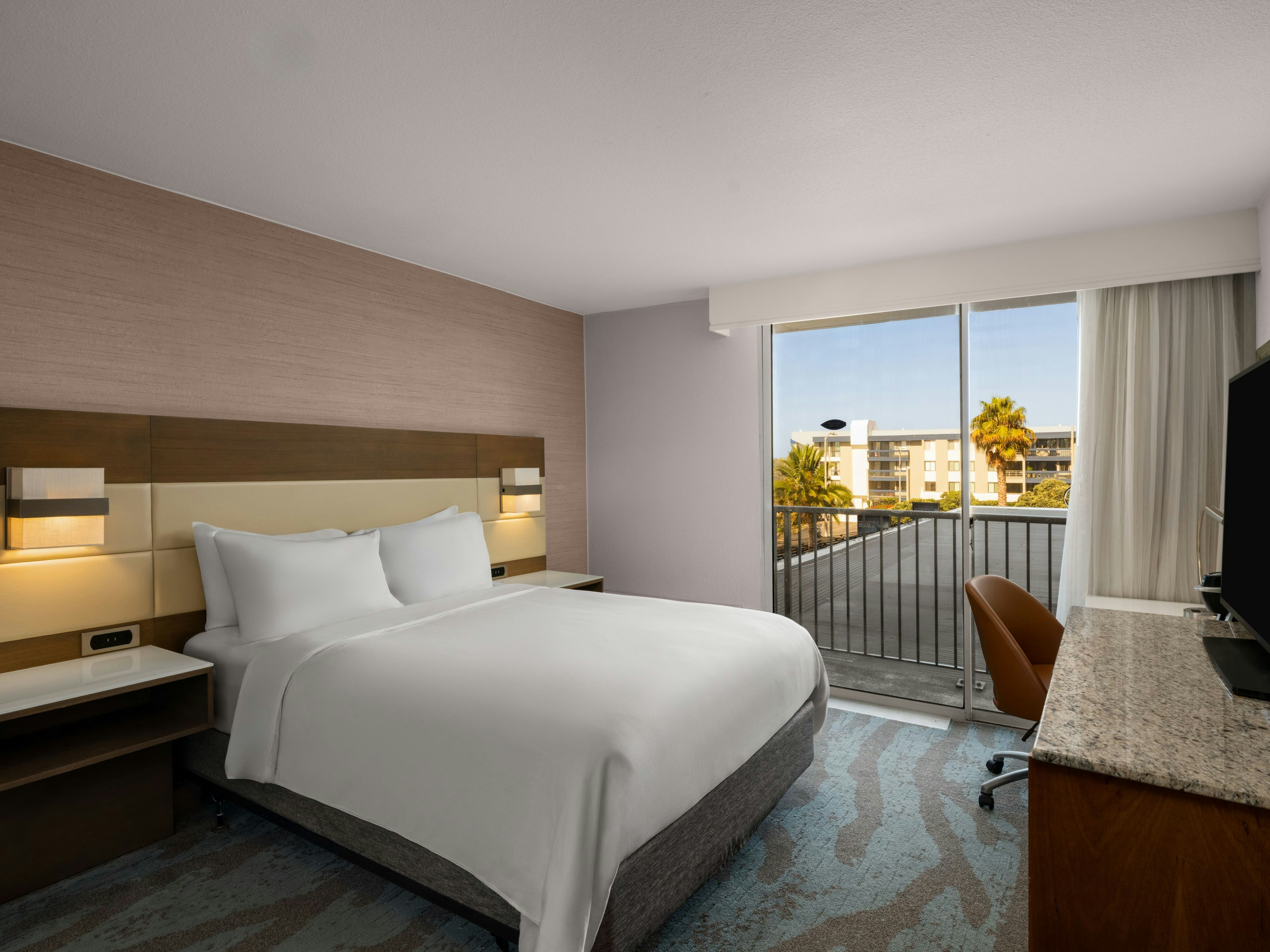 Crowne Plaza Ventura Beach 29/74