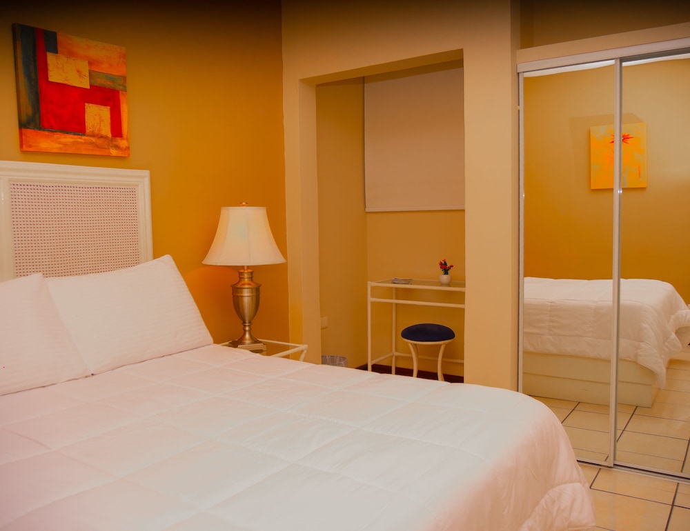 Bamboo Aparthotel 12/49
