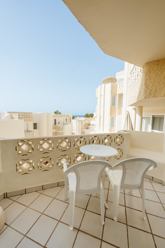 R2 Maryvent Beach Apartment 24/49