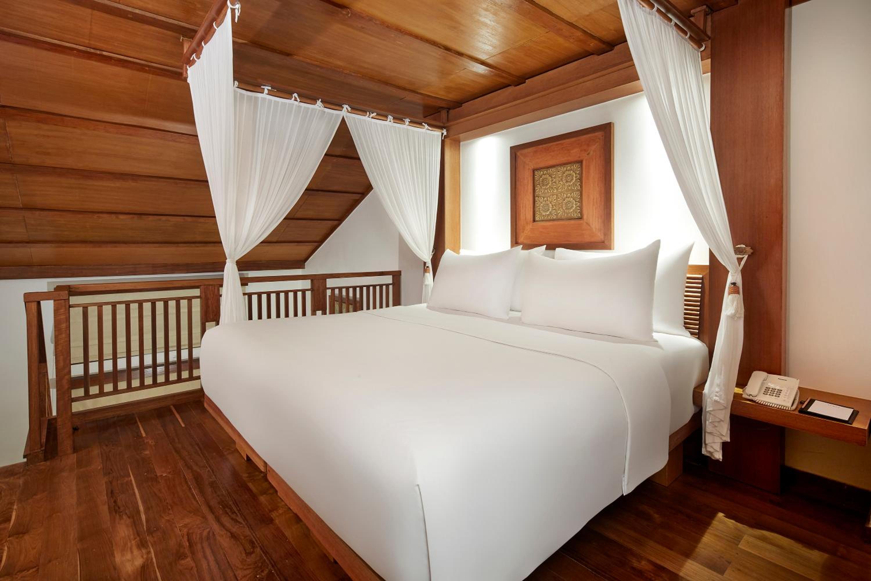 The Level, Junior Suite