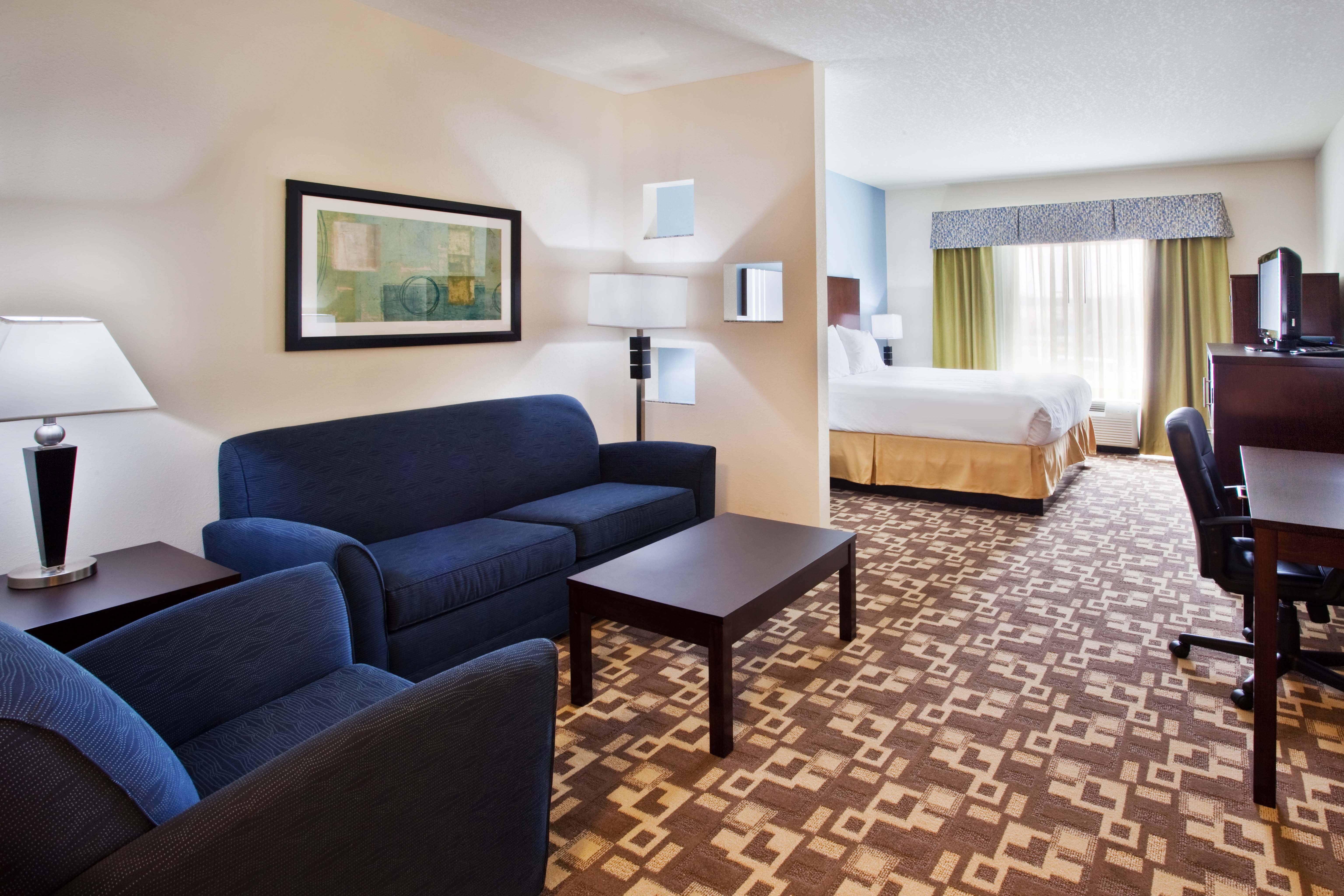 Holiday Inn Express Suites Atlanta Airport West Camp Creek 17/22