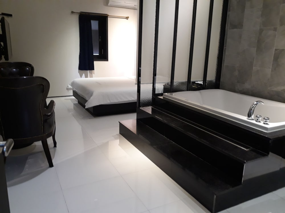 Hotel Almond Busan Station 42/47