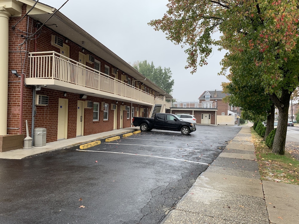 Red Carpet Inn - Norristown 5/34