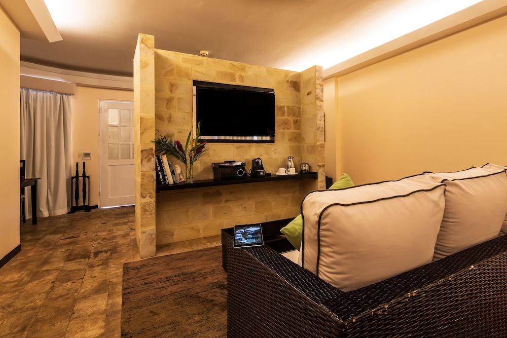 Gaia Hotel and Reserve 29/37