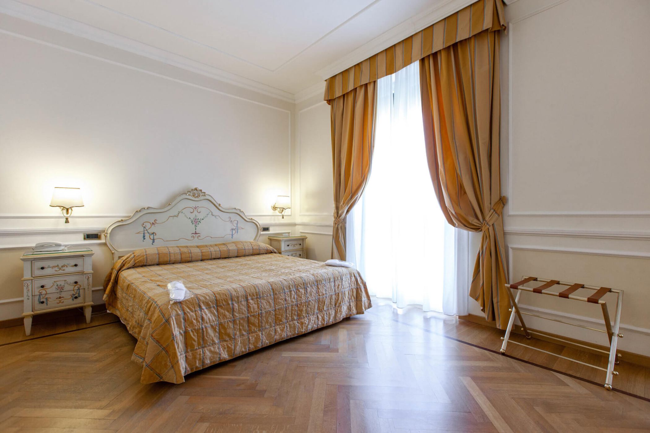 Deluxe, Double Bed