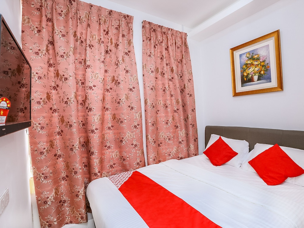 OYO 90090 Roselyn Inn 2 14/27