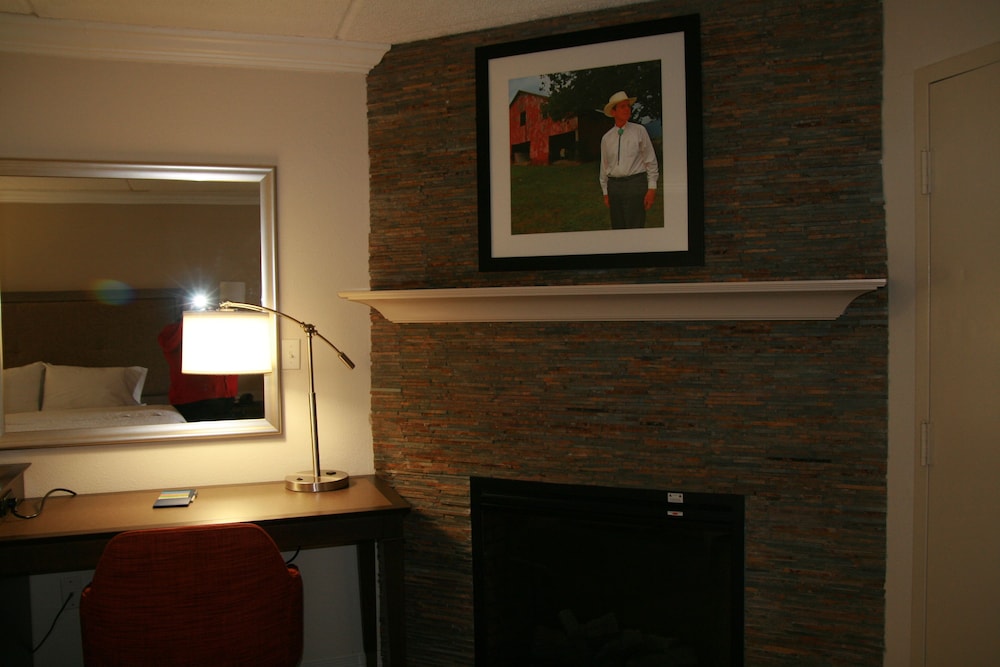 Hampton Inn Caryville-I-75/Cove Lake-State Park 43/84