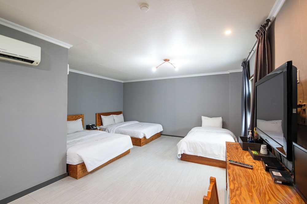 Gung Tourist Hotel 14/52