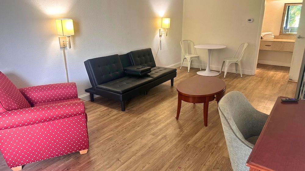 Stayable Suites Lakeland 39/66
