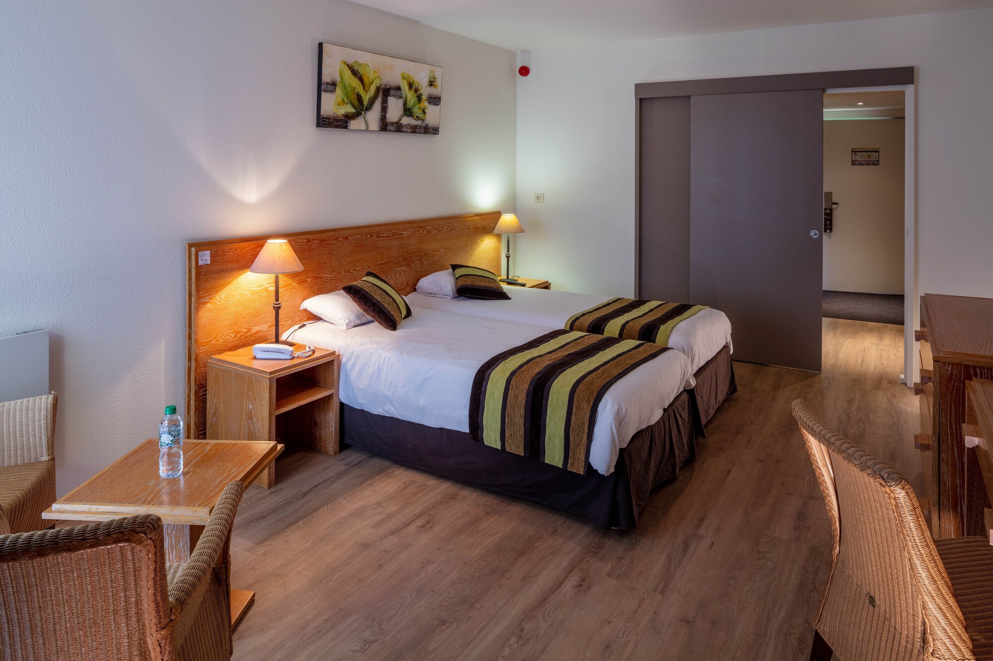 Twin Beds, Terrace