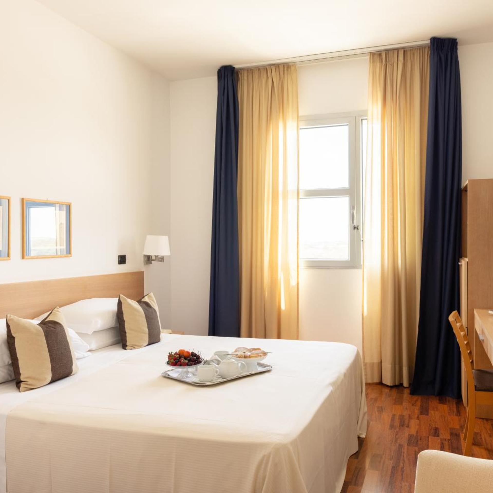 Room, Double Bed