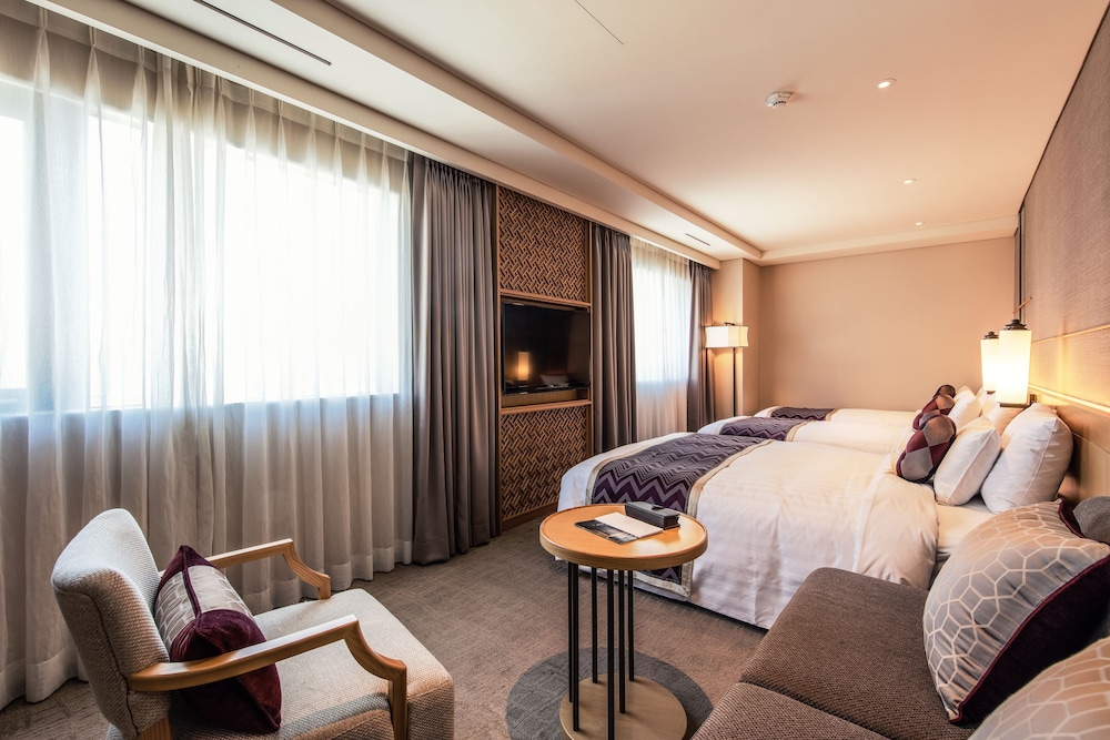 Royal Hotel Seoul Myeongdong 24/34