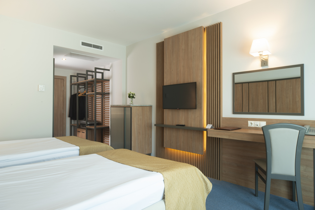 Room, Single, Twin Beds