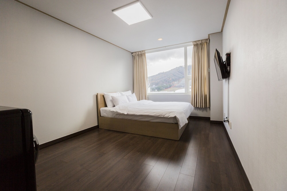 SUPERIOR, DOUBLE BED