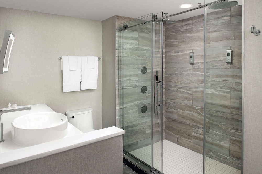 جناح رئاسي بسرير كينج بإطلالة على المدينة، Radisson Blu Hotel Fargo 4/5