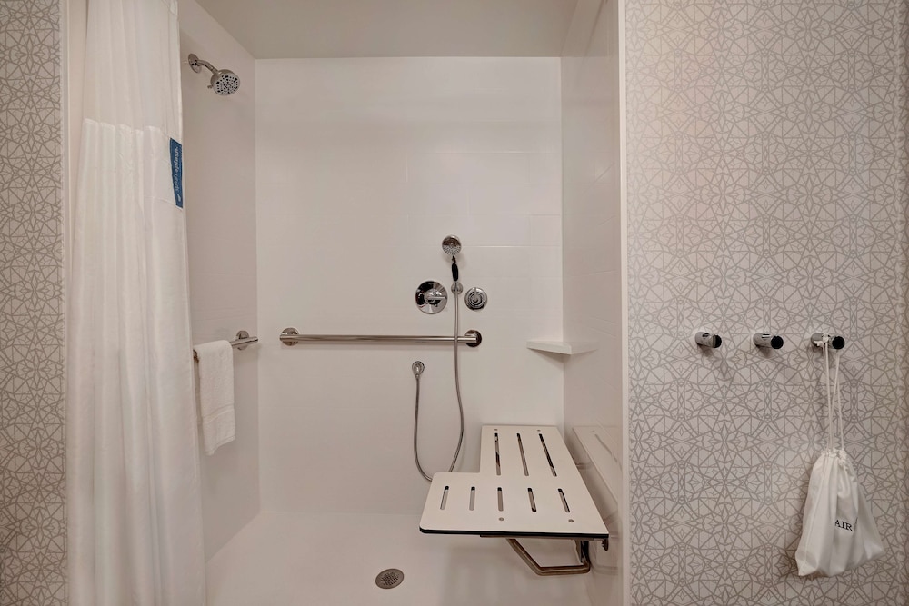 Hampton Inn Crown Point 20/47