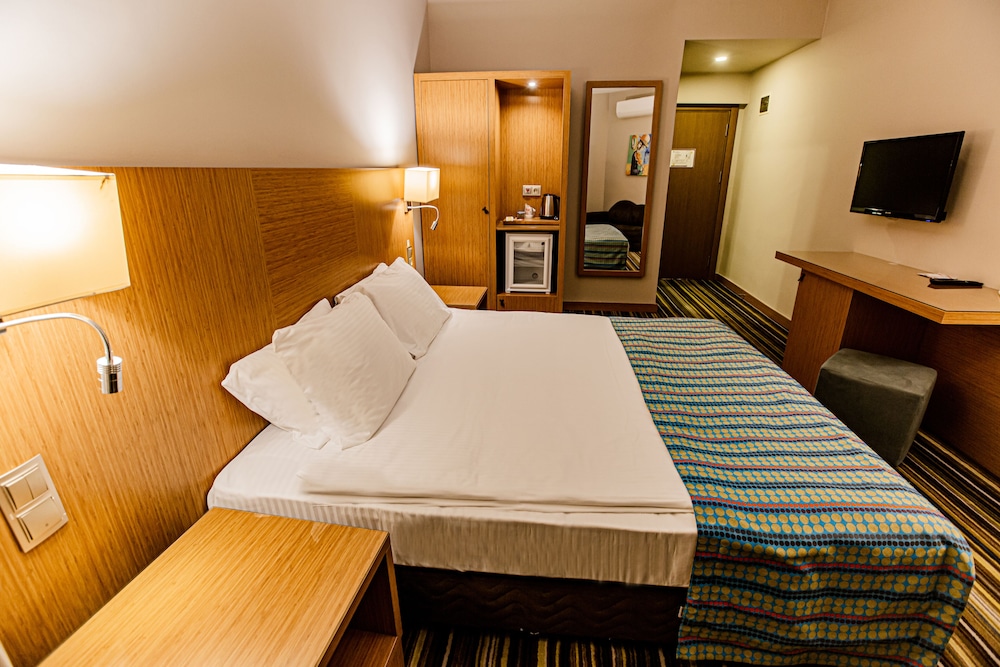 Hotel Mustafa 16/42