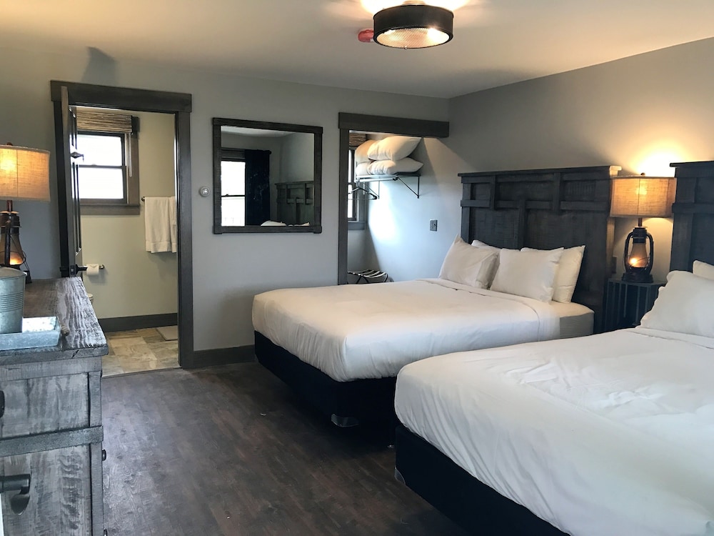 Lake Bomoseen Lodge 9/50