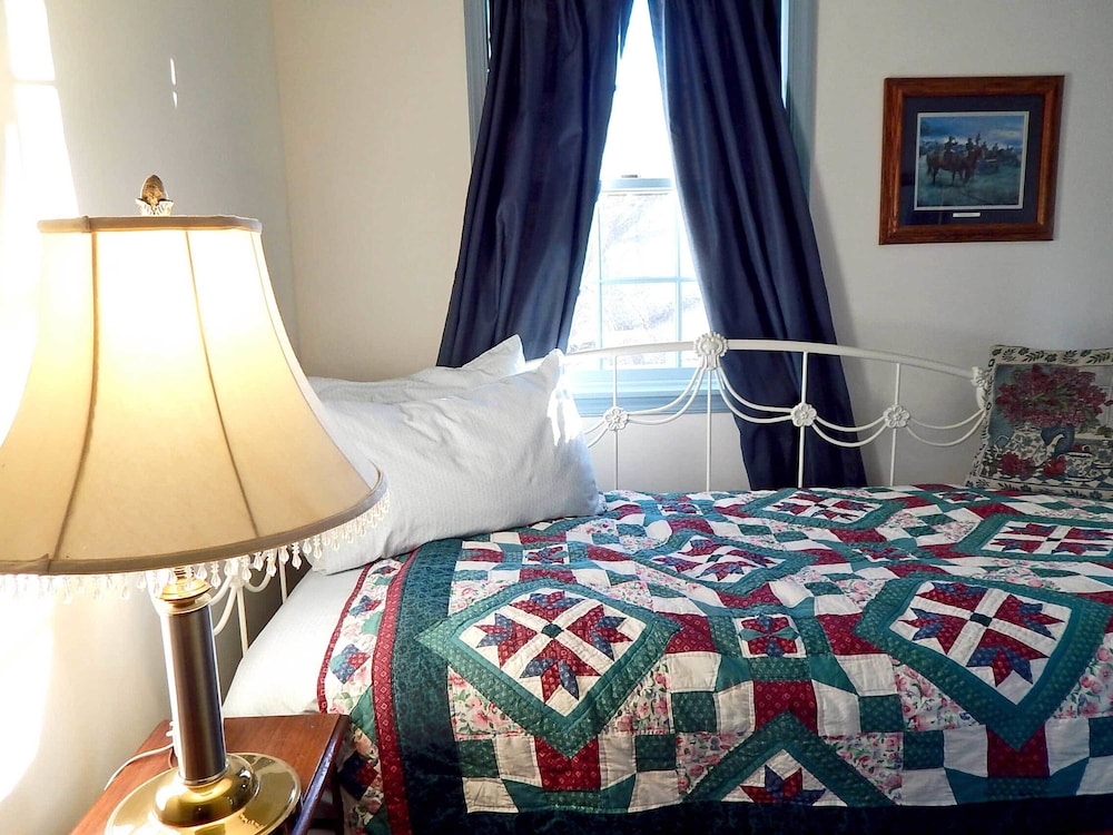 جناح بسرير كينج وسرير فردي، Battlefield Bed &amp; Breakfast Inn 3/4