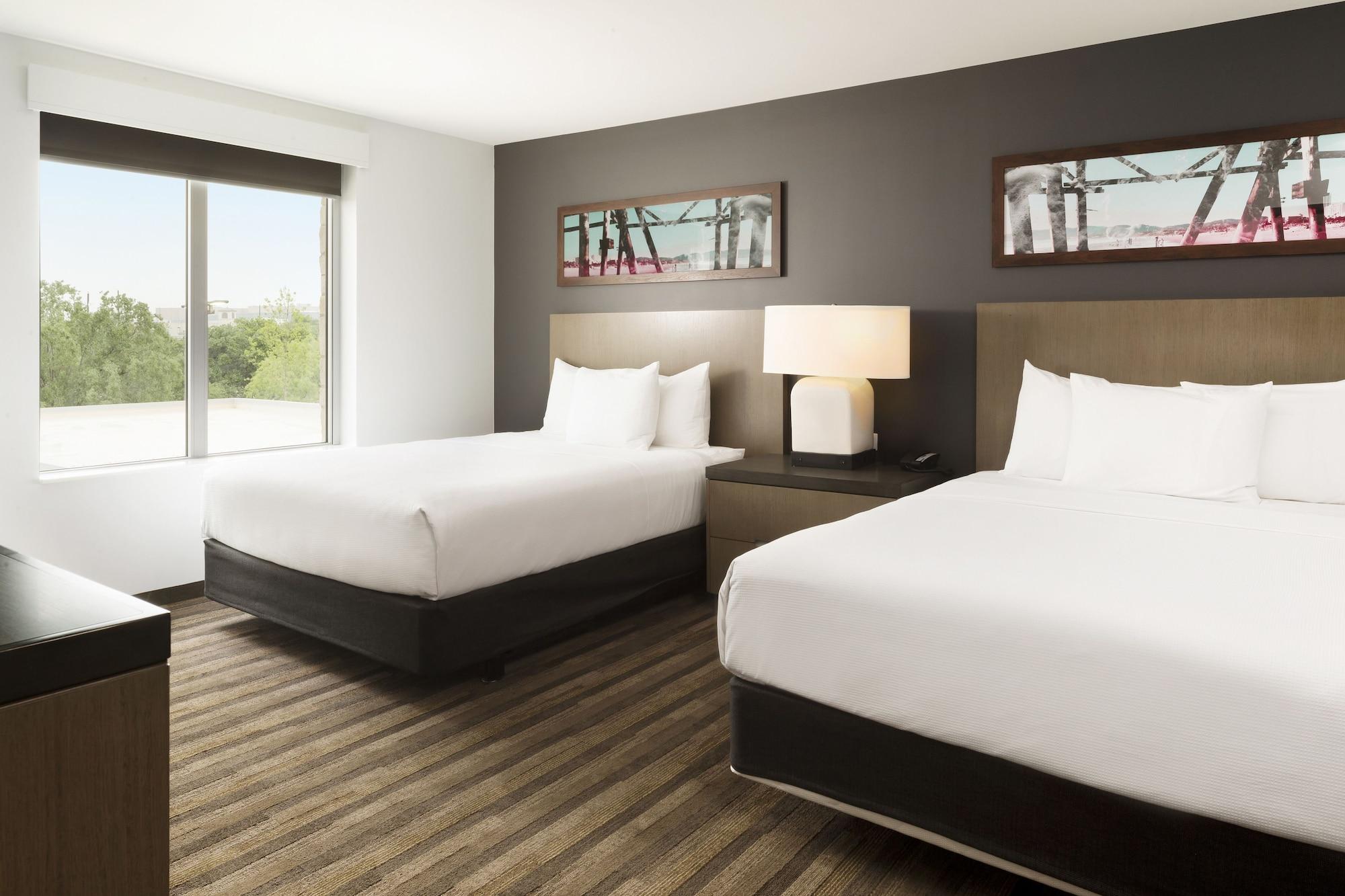 suite, multiple beds, corner