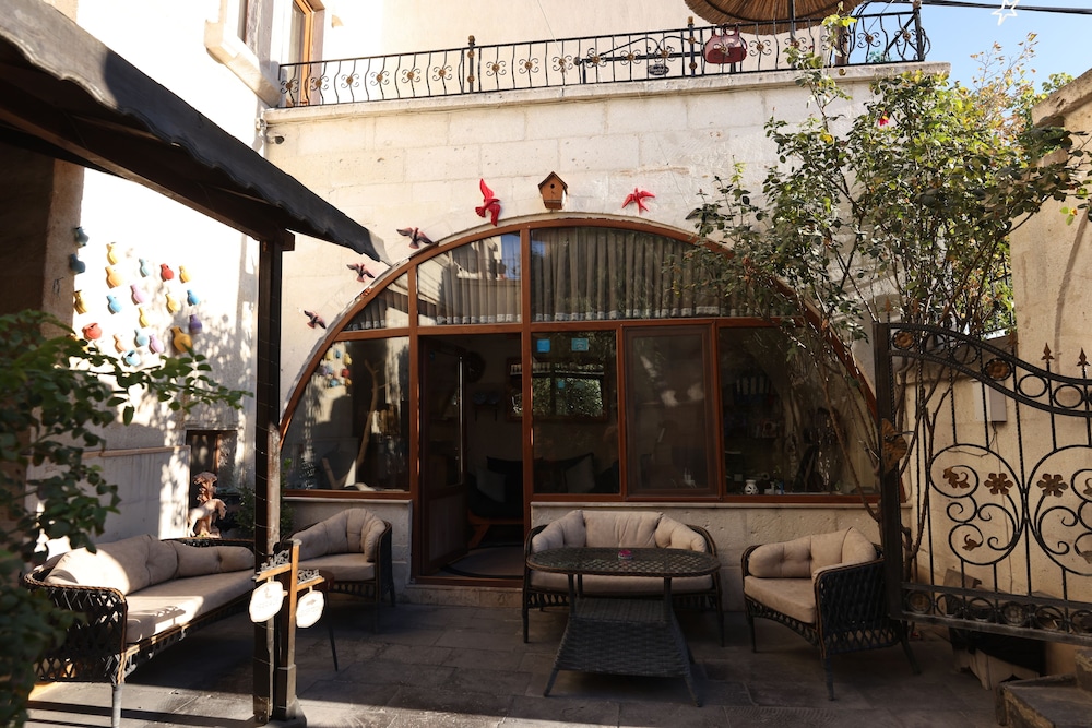 Rose Valley House 8/50