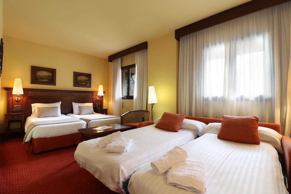 Rvhotels Tuca 12/48