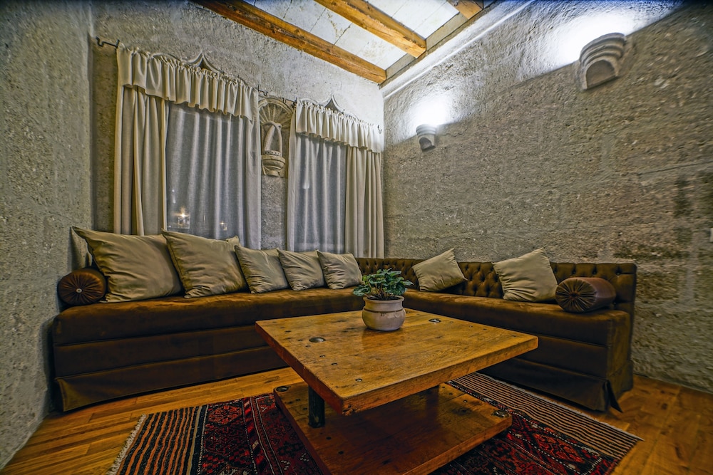 Anatolian Houses 47/73