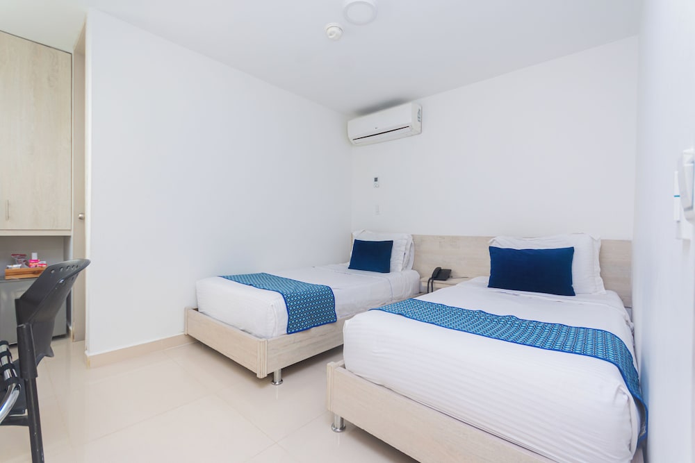Hotel Laureles Plaza 24/63