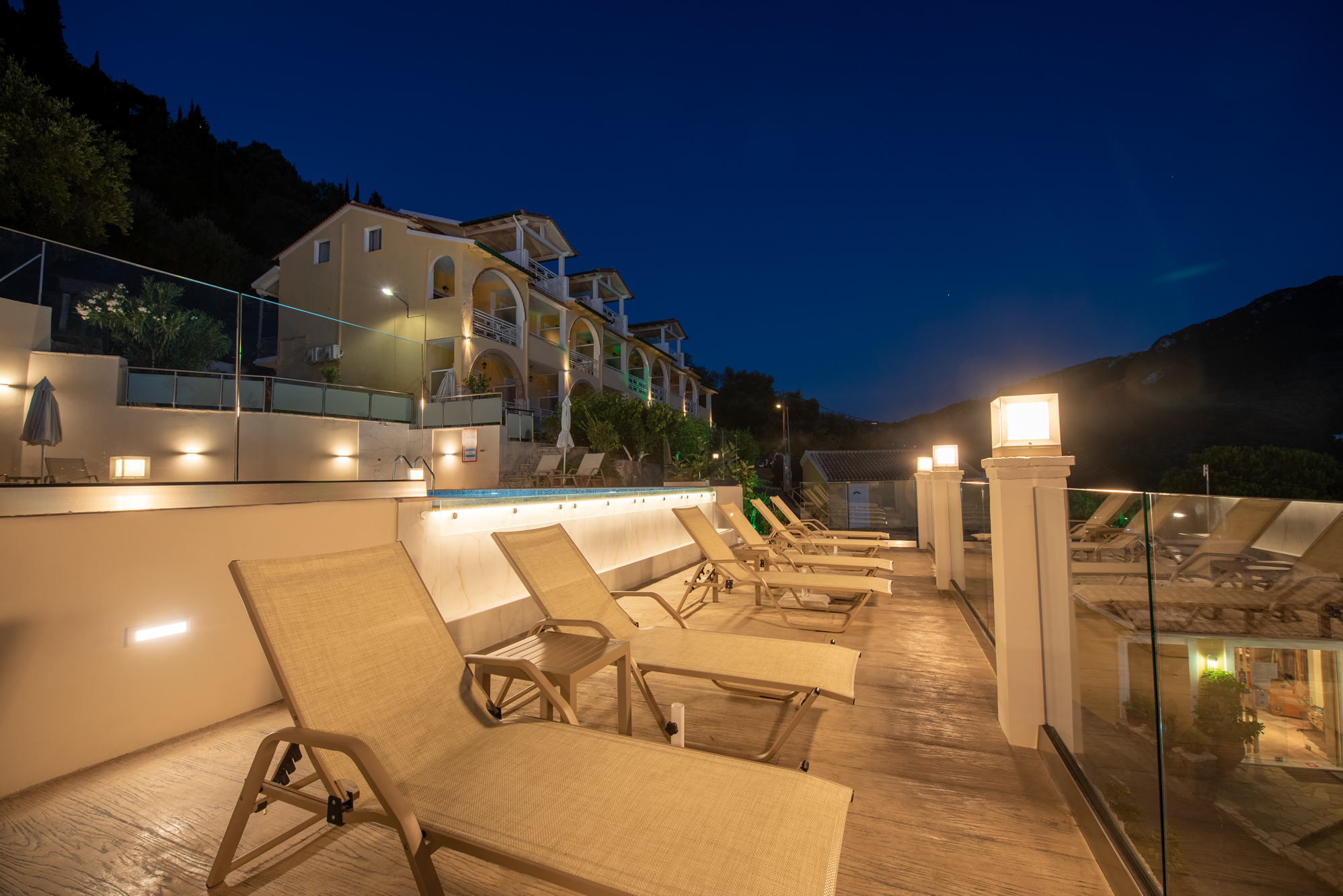 MAZIS APARTMENTS 44/49