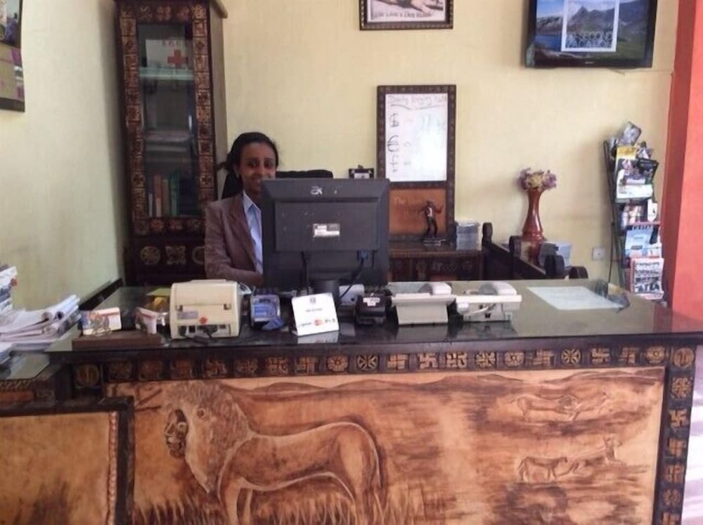 The Lions Den Hotel 8/19