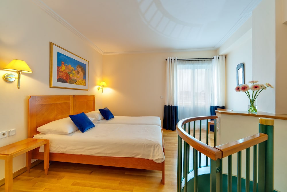 1 BEDROOM, PREMIUM, APARTMENT