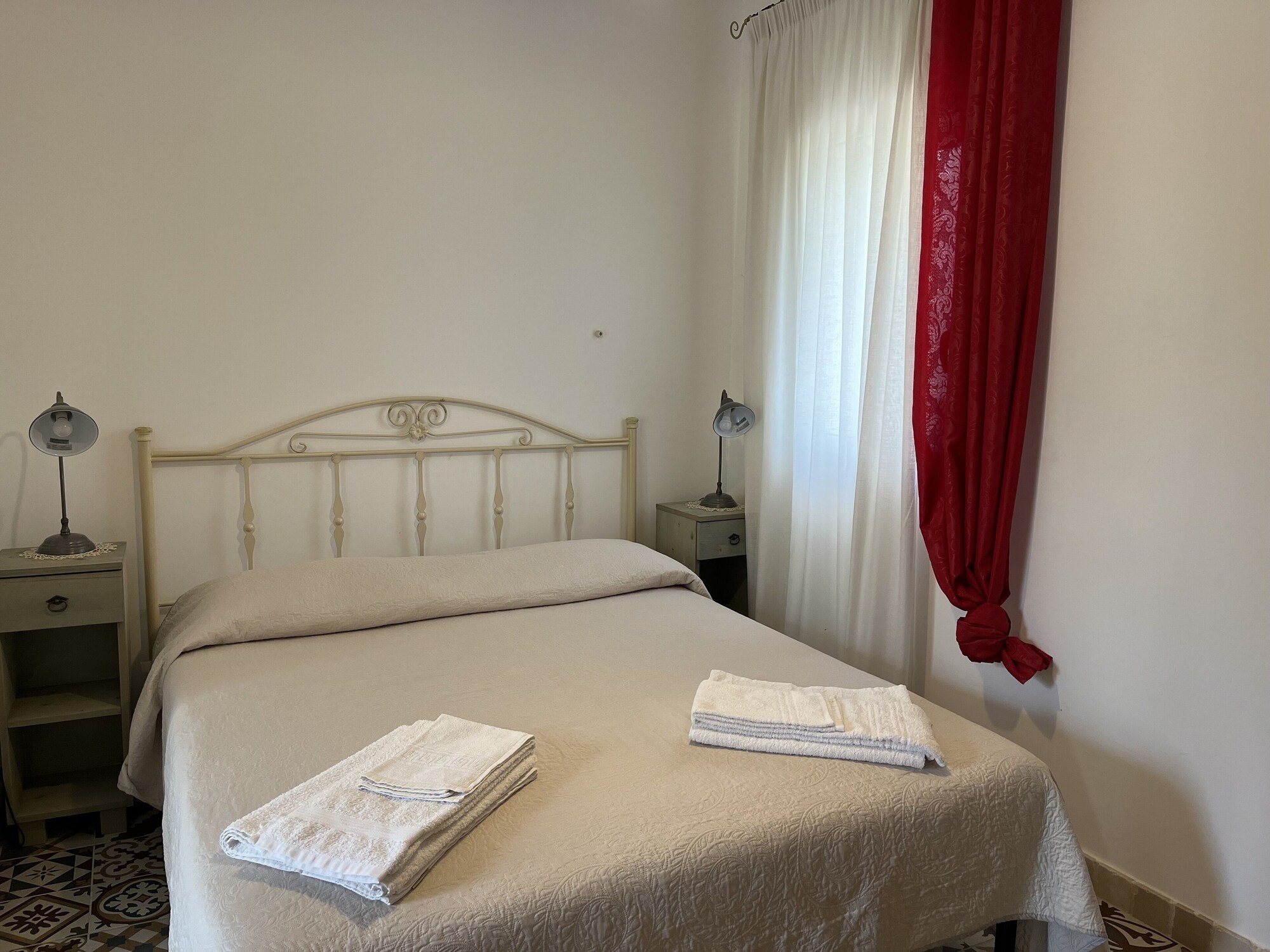 COMFORT, HOUSE