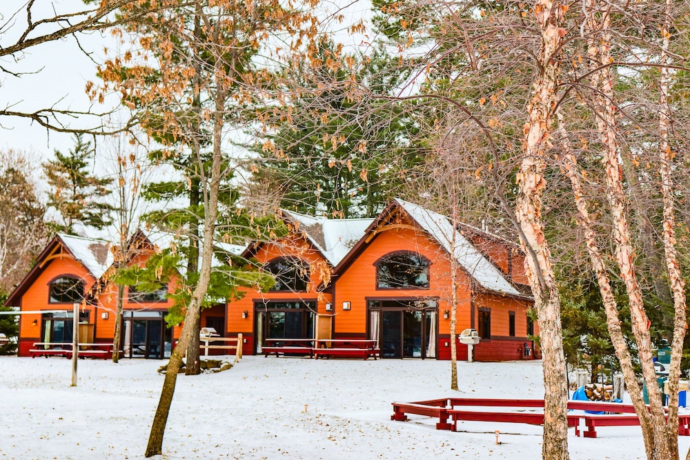 Good Ol Days Family Resort 4/50