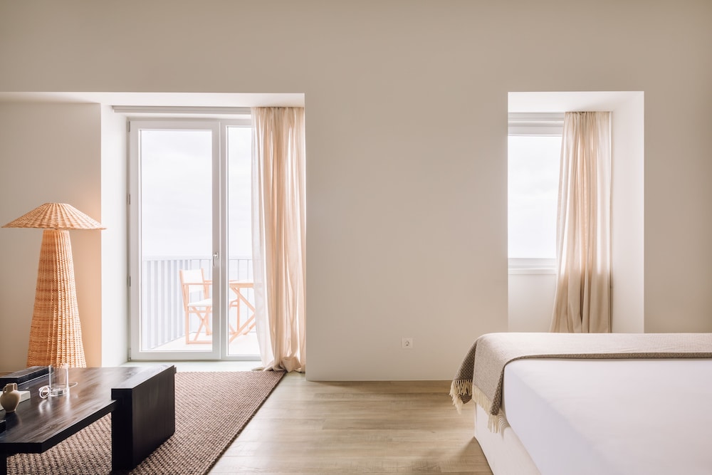 White Exclusive Suites And Villas 11/38